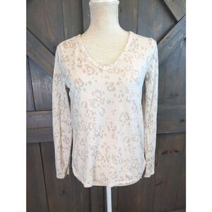 A.n.a Shirt Top Women’s Small Long Sleeve V Neck Cheetah Patten Cotton Blend